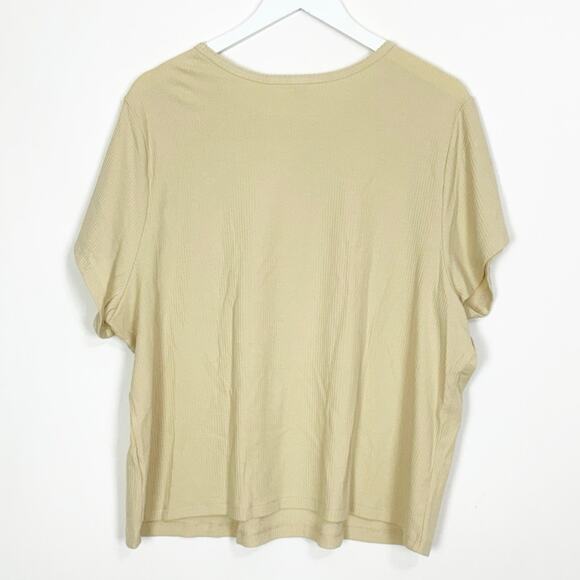 Old Navy Fitted Short-Sleeve Cropped Rib-Knit T-Shirt - Picture 4 of 5